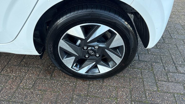 Hyundai i10 1.0 Advance 5dr Petrol Hatchback